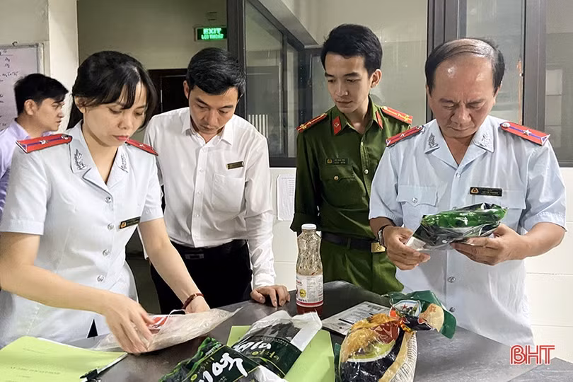 Cơ sở kinh doanh ẩm thực tại các bãi biển chú trọng đảm bảo an toàn vệ sinh thực phẩm