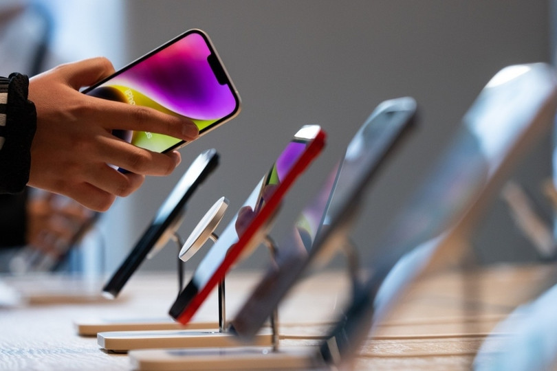 iOS 17 biến iPhone thành màn hình thông minh