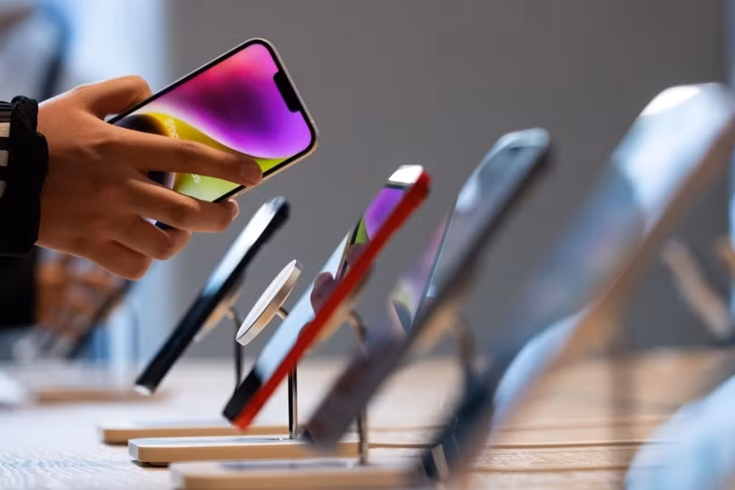 iOS 17 biến iPhone thành màn hình thông minh