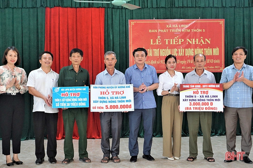 Thôn nghèo Hương Khê được hỗ trợ gần 210 triệu đồng xây dựng nông thôn mới