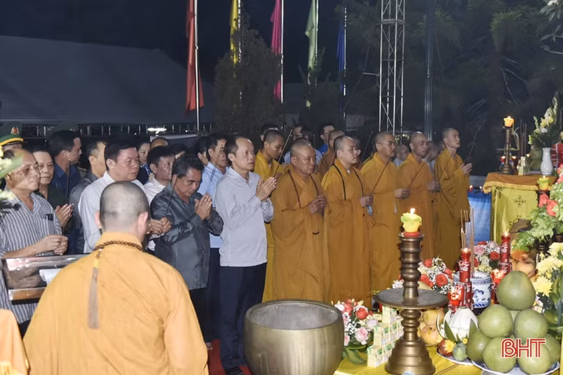 Thành kính đại lễ cầu siêu tại Nghĩa trang liệt sỹ quốc gia Nầm