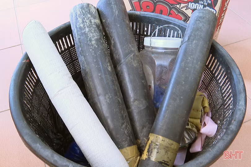 Bắt đối tượng tàng trữ nhiều quả mìn tự chế, thuốc nổ