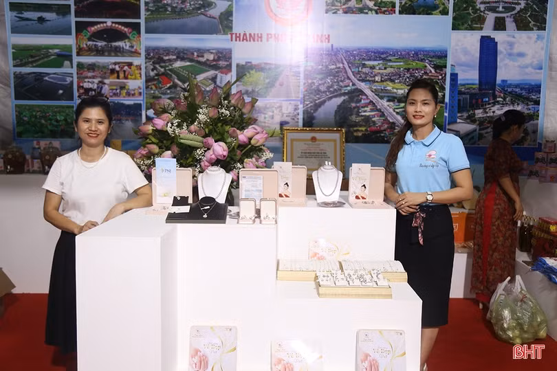 Hà Tĩnh giới thiệu các sản phẩm chủ lực tại hội nghị công bố Quy hoạch tỉnh và xúc tiến đầu tư