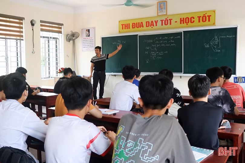 Học sinh lớp 9 ở Hà Tĩnh đếm ngược ngày thi tuyển vào THPT