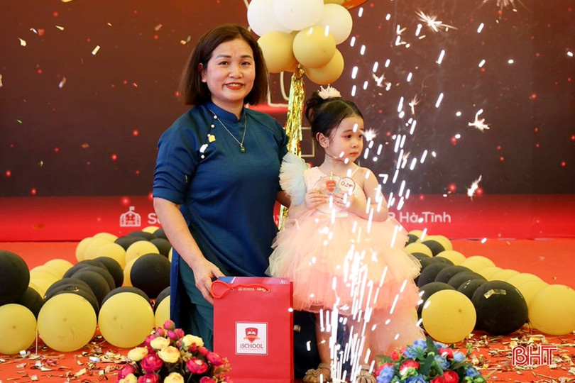 Hấp dẫn cuộc thi gương mặt tài năng nhí của học sinh iSchool Hà Tĩnh