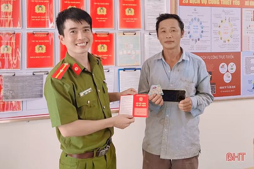 Trả lại sổ tiết kiệm 69 triệu đồng cho người đánh rơi