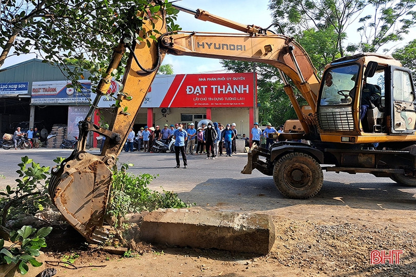 Cưỡng chế thu hồi đất của một hộ dân ở Nghi Xuân