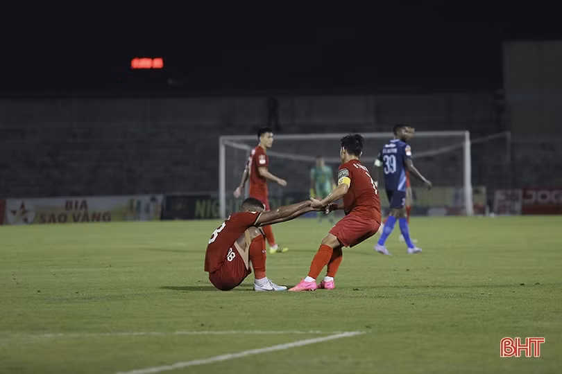 Màn ngược dòng của Hồng Lĩnh Hà Tĩnh và dấu ấn của Đinh Thanh Trung