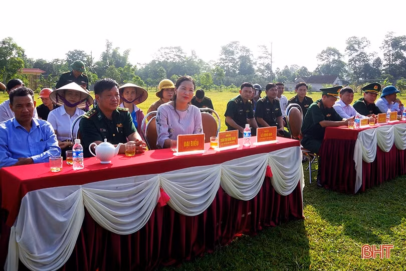 Trao tặng 3 mô hình sinh kế cho phụ nữ nghèo ở xã biên giới Hà Tĩnh