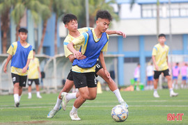 U15 Hồng Lĩnh Hà Tĩnh rèn quân, sẵn sàng tranh tài vòng loại quốc gia