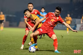 Hồng Lĩnh Hà Tĩnh đánh bại chủ nhà Đông Á Thanh Hóa