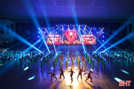 Ấn tượng chương trình đồng diễn nghệ thuật tại lễ khai mạc Đại hội TDTT 