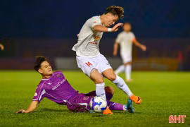 Hồng Lĩnh Hà Tĩnh và khoảng trống nơi tuyến giữa