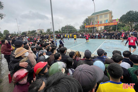 Nơi người dân yêu cháy bỏng bóng chuyền!