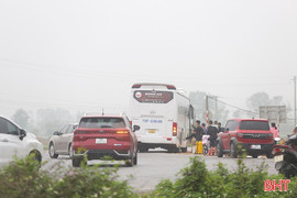  Xuất hiện "bến cóc" trước lối ra vào cao tốc Bãi Vọt - Hàm Nghi 