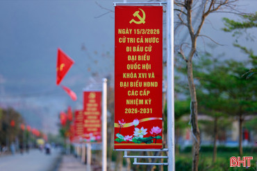 Rực rỡ cờ hoa đón ngày hội lớn ở các phường phía Nam Hà Tĩnh