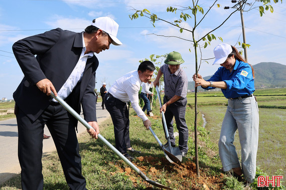 Mùa xuân là Tết trồng cây