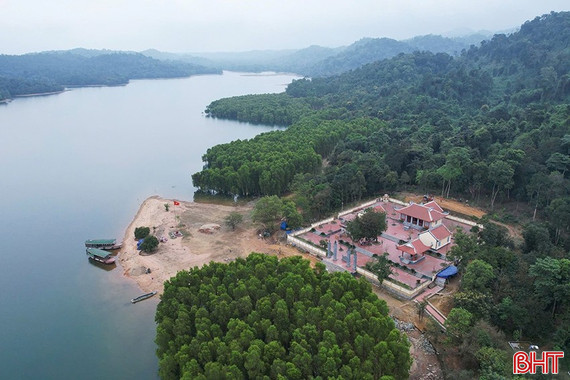 Khánh thành tổng thể Đền thờ anh hùng liệt sĩ tại hồ Kẻ Gỗ