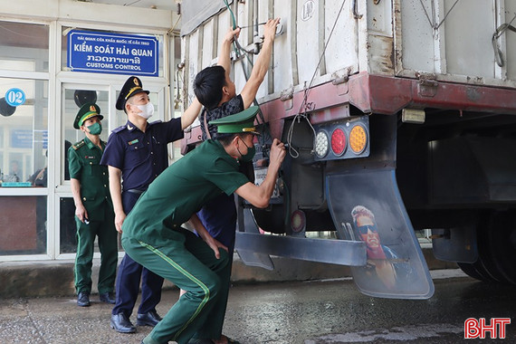 Siết chặt kiểm soát tại Cửa khẩu Cầu Treo, quyết ngăn hàng nhập lậu