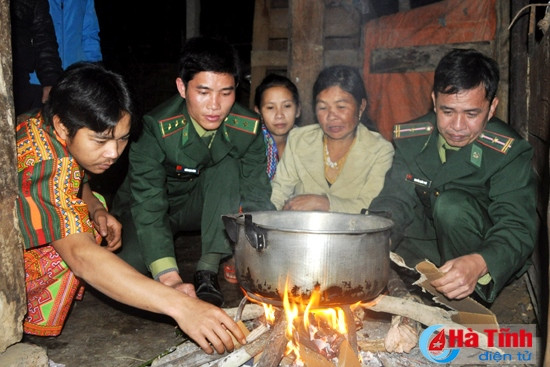 mau xanh ao linh noi bien gioi