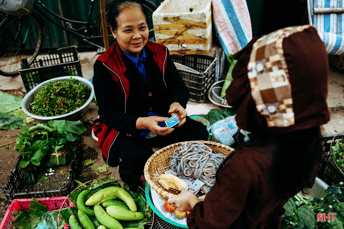 “Cô bé bán diêm” và bản cover đầy ám ảnh