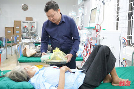 Trao 320 suất cơm cho bệnh nhân nghèo