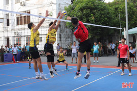 220 VĐV tranh tài Giải Bóng chuyền nam Hương Sơn 