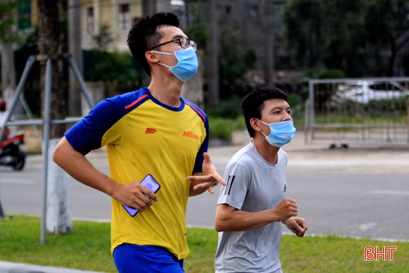 Linh hoạt lựa chọn hình thức luyện tập thể thao đảm bảo phòng dịch