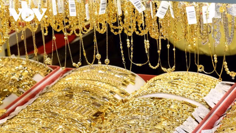 Giá vàng SJC tiếp tục tăng sau khi qua ngưỡng 56 triệu đồng/lượng