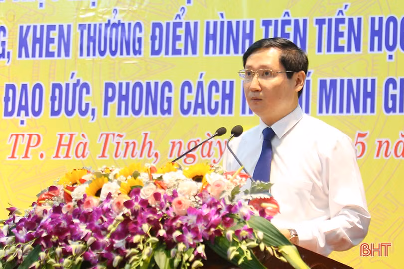 Thành phố Hà Tĩnh tôn vinh 56 điển hình học tập và làm theo gương Bác