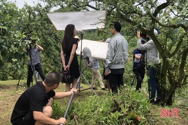 Đạo diễn tài năng quê Hà Tĩnh lại gây “sốt” với bộ phim “Hương vị tình thân”