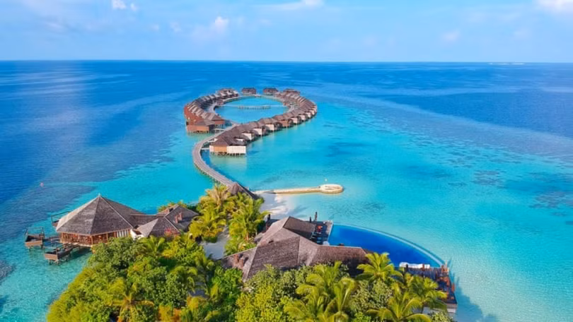 Thiên đường nghỉ dưỡng Maldives trả giá đắt khi mở cửa đón khách ồ ạt