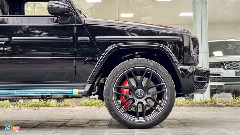 Mercedes-AMG G 63 13 tỷ đồng với màu ngoại thất hiếm gặp tại Việt Nam