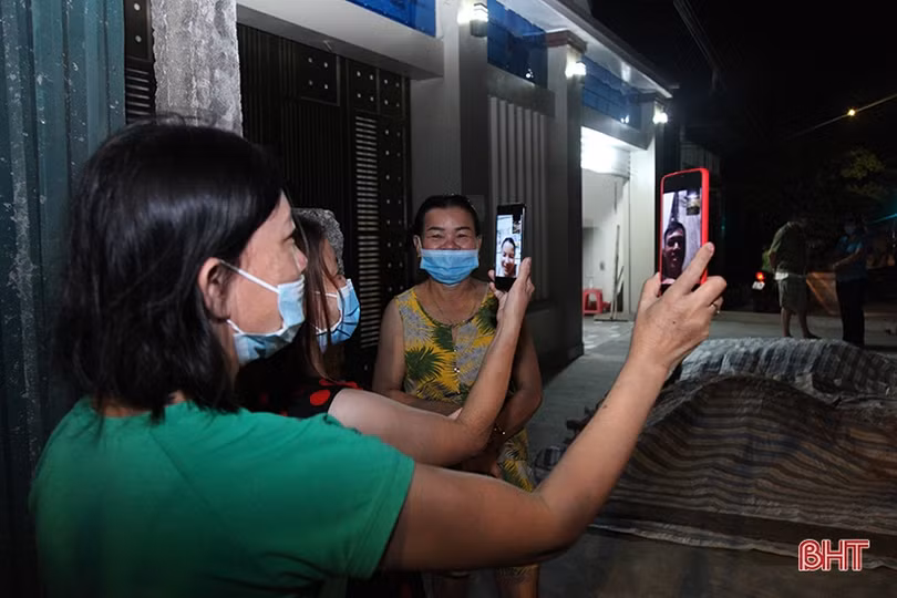 Người dân Tượng Sơn phấn khởi khi dỡ bỏ phong tỏa do dịch Covid-19