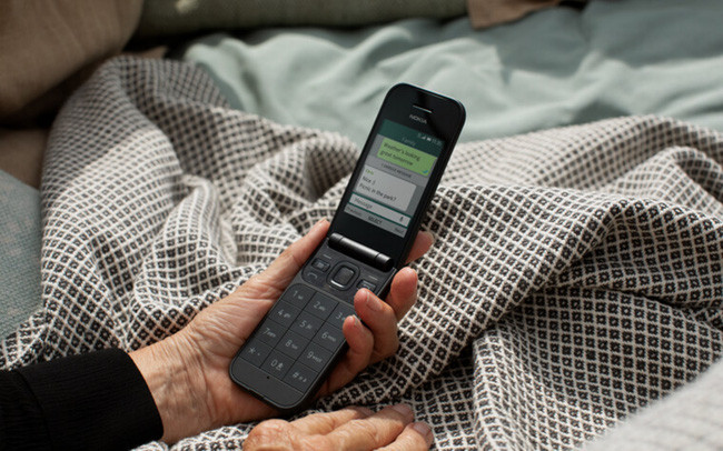 Điện thoại Nokia gập mới ra mắt, thiết kế lạ mắt, giá khó tin
