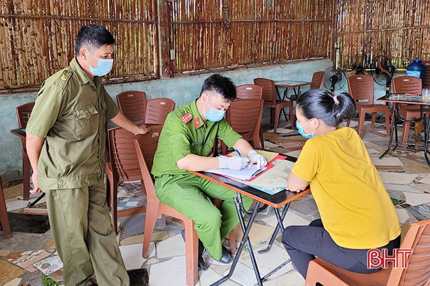 Thạch Hà xử phạt gần 100 triệu đồng 93 trường hợp không đeo khẩu trang