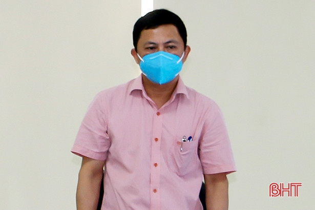 Phó Chủ tịch UBND tỉnh kiểm tra, động viên CDC Hà Tĩnh trong quá trình phòng chống dịch Covid-19