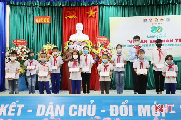 Nhiều hoạt động “Vì đàn em thân yêu” tại các xã miền núi Hà Tĩnh