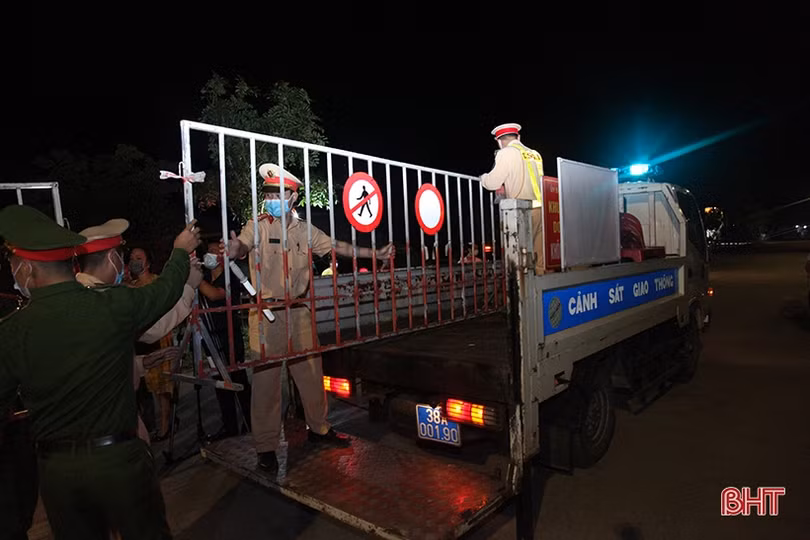 Người dân Tượng Sơn phấn khởi khi dỡ bỏ phong tỏa do dịch Covid-19