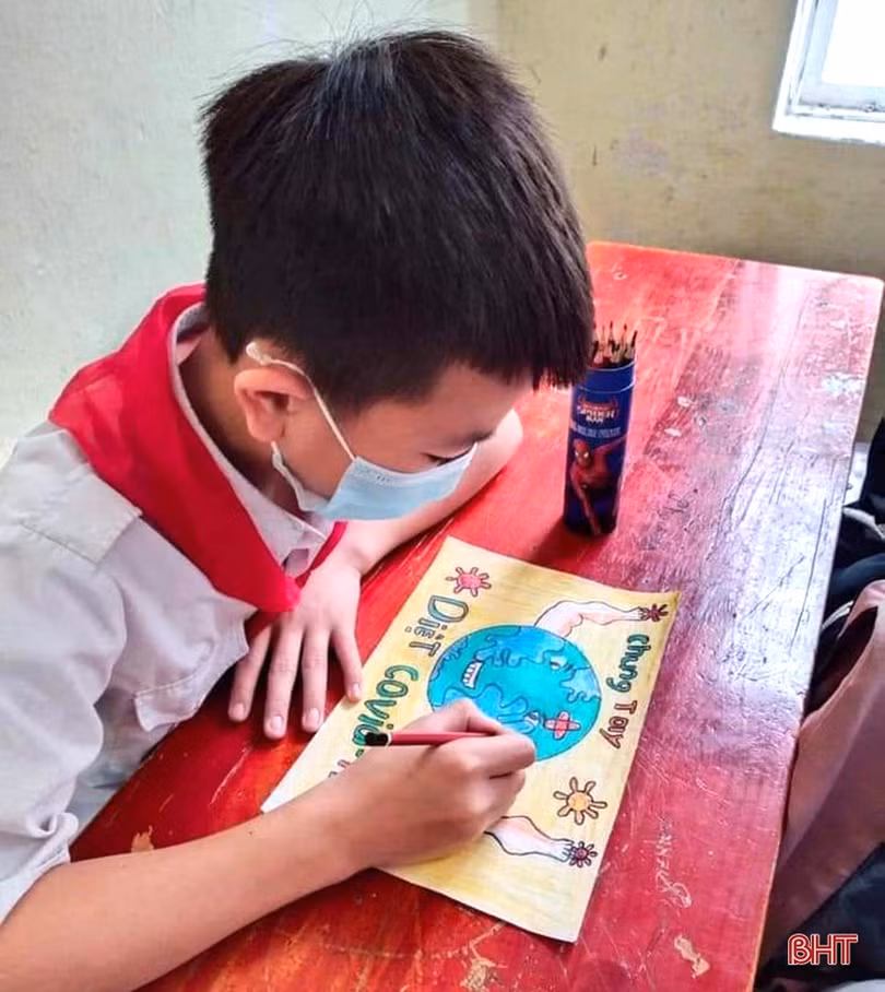 Thiếu nhi Hà Tĩnh: Cùng vẽ sắc màu của yêu thương và hạnh phúc!