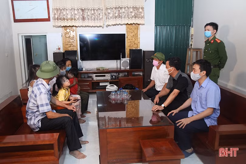 Người dân Tượng Sơn phấn khởi khi dỡ bỏ phong tỏa do dịch Covid-19