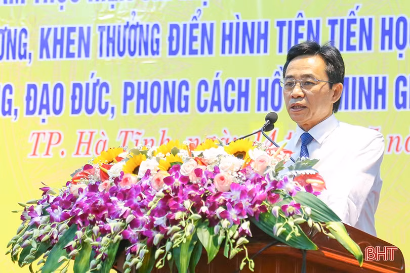Thành phố Hà Tĩnh tôn vinh 56 điển hình học tập và làm theo gương Bác