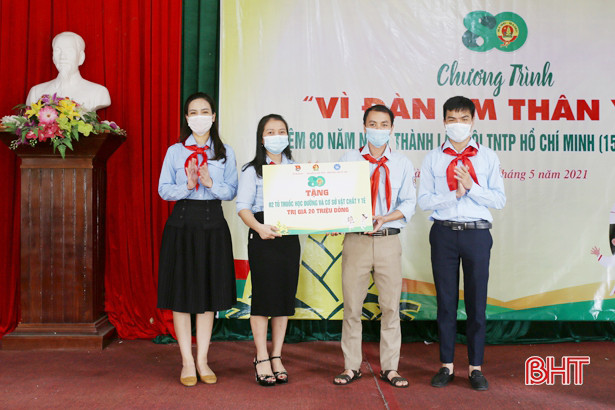 Nhiều hoạt động “Vì đàn em thân yêu” tại các xã miền núi Hà Tĩnh