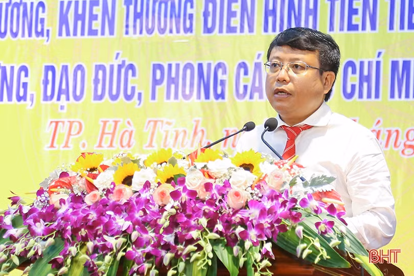 Thành phố Hà Tĩnh tôn vinh 56 điển hình học tập và làm theo gương Bác