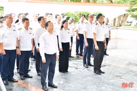 Tổng Kiểm toán Nhà nước Nguyễn Hữu Nghĩa dâng hương tại Khu di tích Ngã ba Đồng Lộc