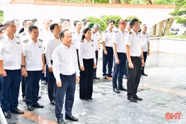 Tổng Kiểm toán Nhà nước Nguyễn Hữu Nghĩa dâng hương tại Khu di tích Ngã ba Đồng Lộc