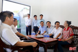 Phó Bí thư Thường trực Tỉnh ủy dự lễ khánh thành nhà ở cho hộ nghèo tại Thạch Hà