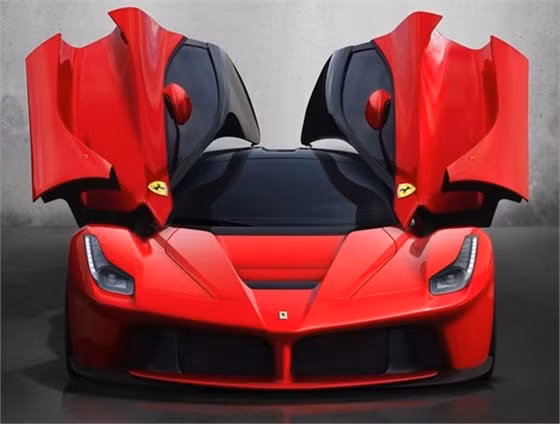 Dáng vẻ bóng bẩy gần giống tàu vũ trụ đã đưa nó trở thành một trong những chiếc siêu xe Ferrari đời cuối tốt nhất của dòng hypercar hiện nay.