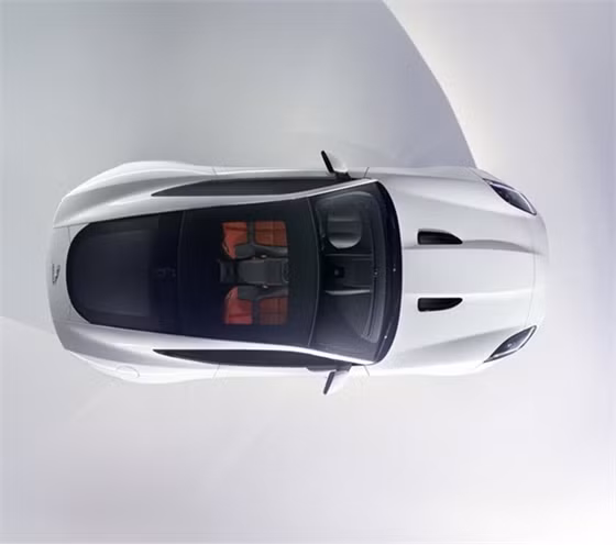 Đường cong nữ tính và dáng xe “hầm hố” của F-Type đã đưa nó trở thành một trong những chiếc xe được yêu thích nhất hiện nay.