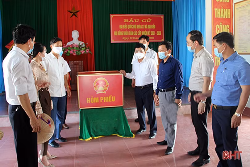 Kịp thời bổ sung danh sách cử tri biến động phục vụ bầu cử ở Thạch Hà